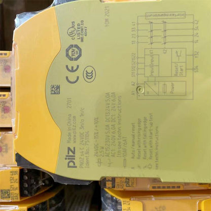 new 1pcs Pilz S4 Safety Relay PNOZ S4 751104 750104 750134 751102 751105 750105/135 - PILZ