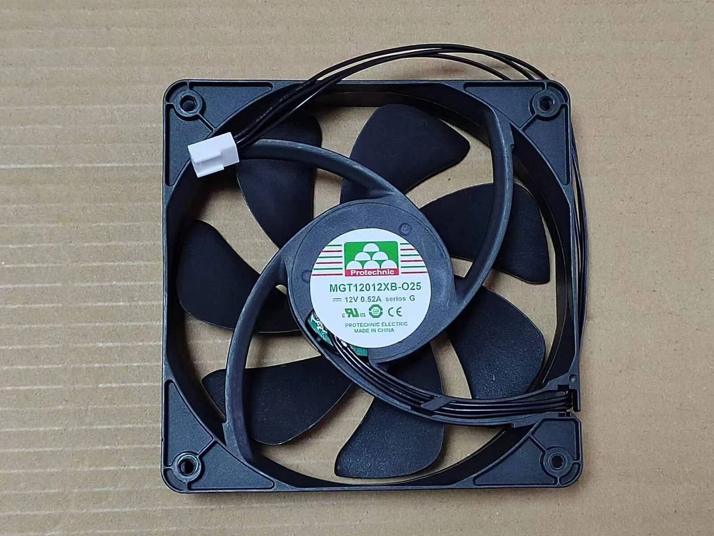 Protechnic MGT12012XB-O25 12V 0.52A 12CM 3-wire cooling fan - PROTECHNIC