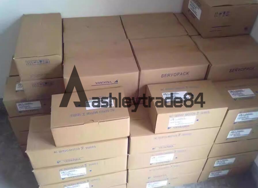 new 1PC Yaskawa SGM7J-02AFC61 Servo Motor