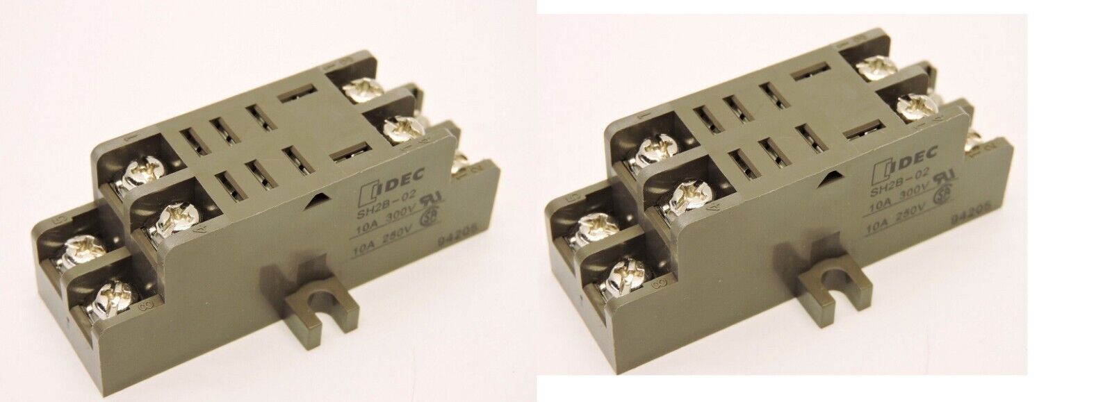 new (Lot of 2) IDEC SH2B-02 8-Blade Panel Mounting Relay Socket 10A 250V/300V