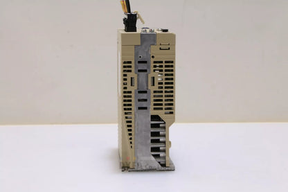Yaskawa SGDV-5R5A01A002000 AC Servo Drive New - YASKAWA