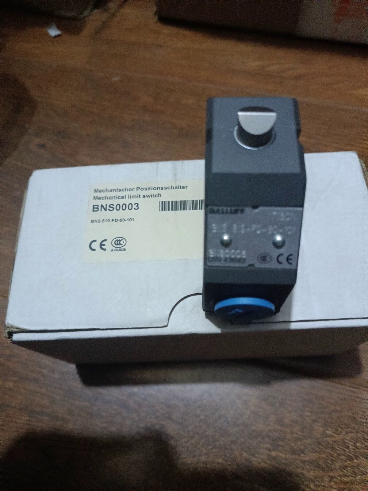 ONE BALLUFF Overtravel Limit Switch BNS 819-FD-60-101 - BALLUFF