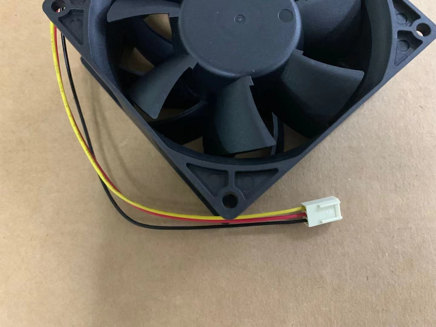 new PF92382B1-Q04U-HA9 SUNON 24V 9.68W 9038 3-wire inverter fan