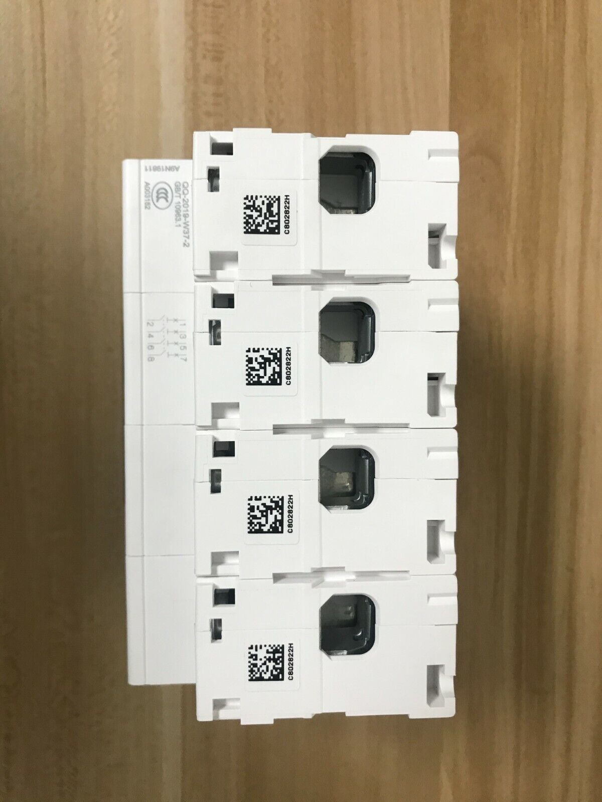 new 1PCS Schneider A9N19811 C120H 80A 4P Circuit breaker - SCHNEIDER
