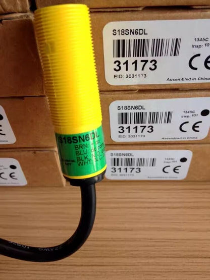 new 1pcs BANNER S18SN6DL Photoelectric Switch Sensor