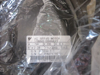 YASKAWA AC SERVO MOTOR SGMAH-08AAA21 750W 200V 4.4A 2.39N.M 3000r/m