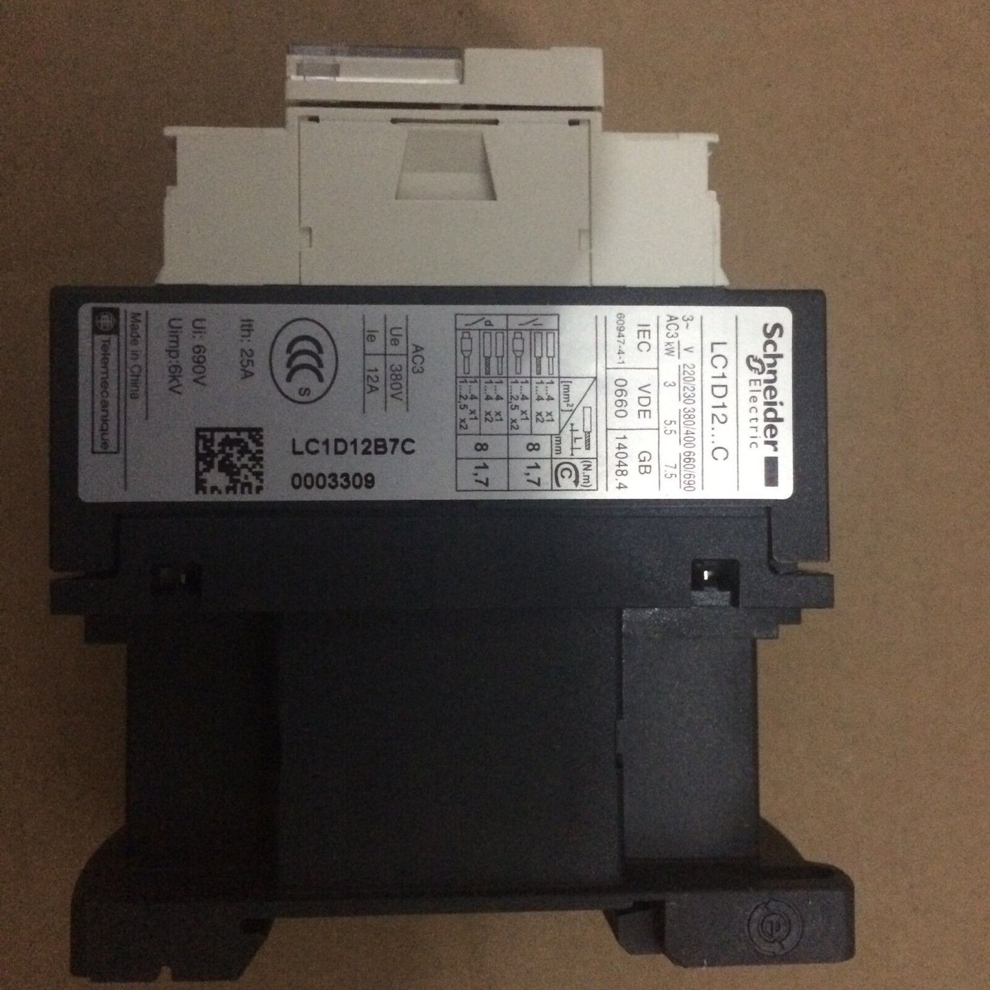 New Schneider LC1D12F7C Contactor - SCHNEIDER