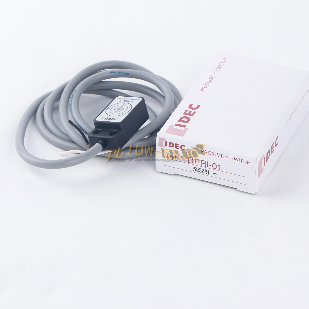 new ONE  IDEC proximity switch DPR1-01 DPRI-01