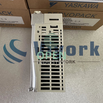 1PCS Yaskawa SGDH-A5AE SERVO DRIVE 200-230V IN 0-230V 50W