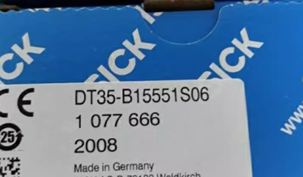 new SICK DT35-B15551S06 Photoelectric Sensor - SICK