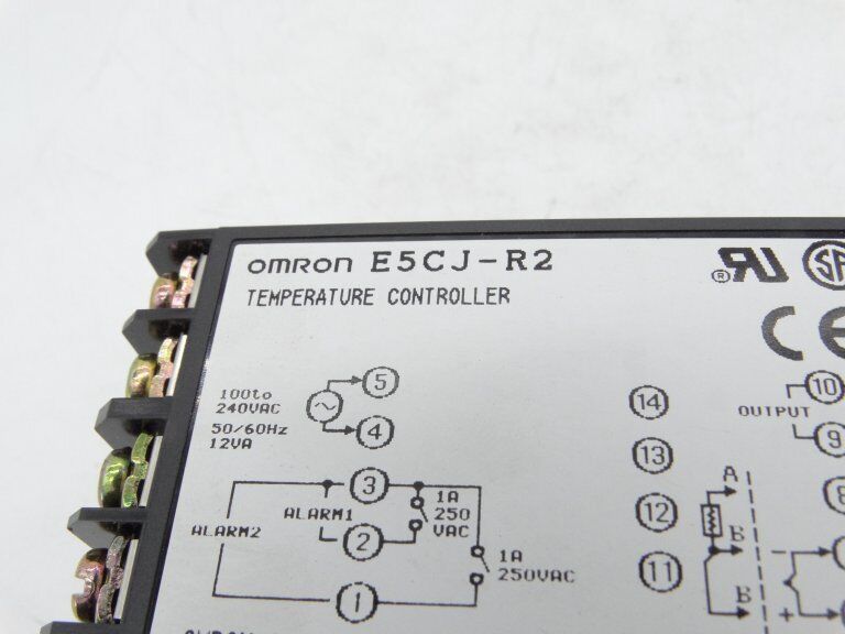 OMRON E5CJ-R2 TEMPERATURE CONTROLLER
