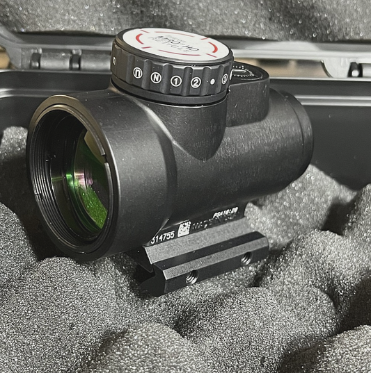 TRIJICON 1x25 MRO HD 68 MOA Reticle w/ 2.0 MOA Dot; Low Mount 2200051 !!