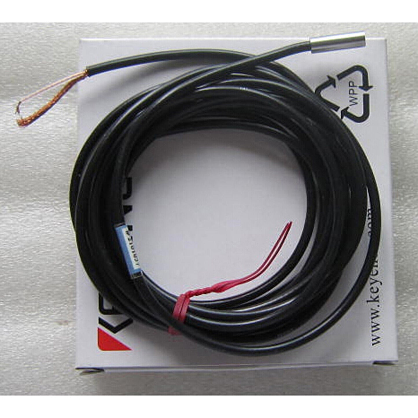 New One Keyence AH-305 Sensor in Box - KEYENCE