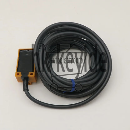 1PCS Omron TL-N12MD1 5M Proximity Switch Free Shipping