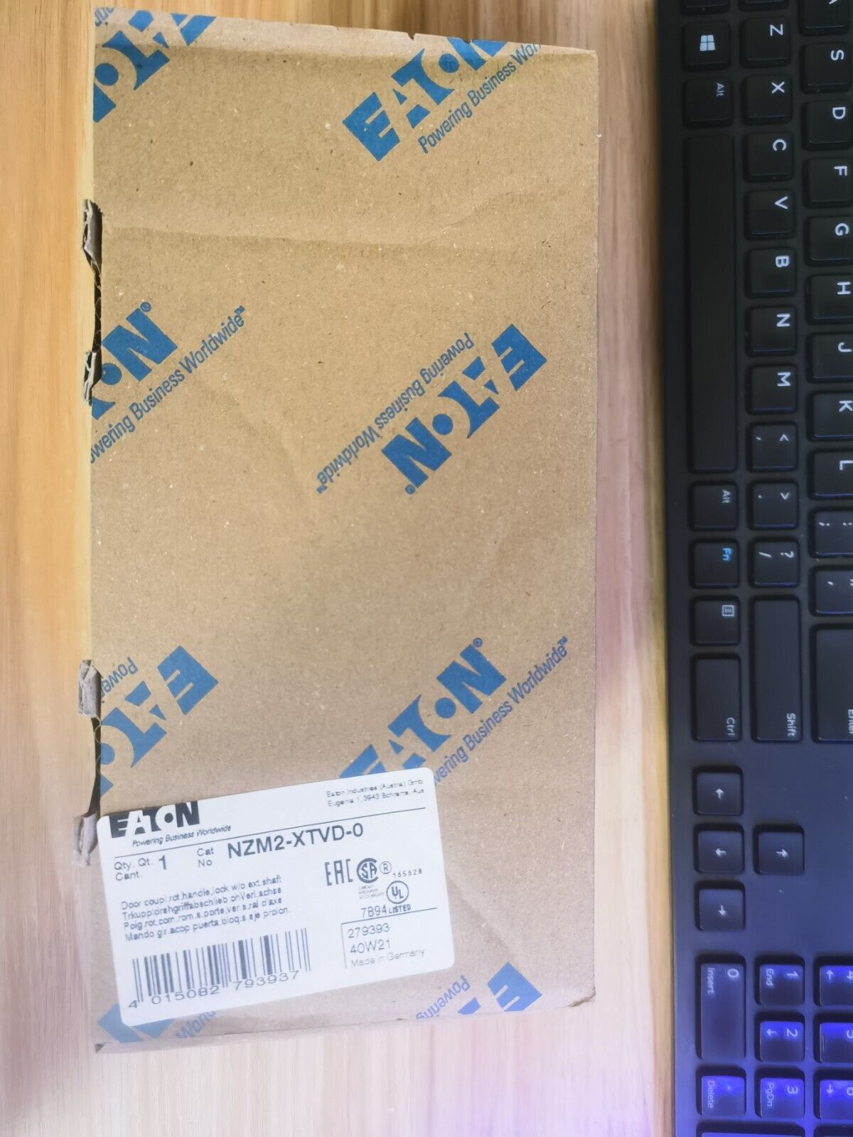 new 1PCS Eaton Moeller NZM2-XTVD-0 NZM2XTVD0 Rotary Handle In Box - EATON MOELLER