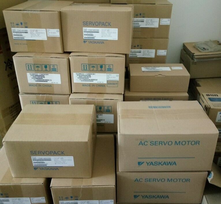 new In Box YASKAWA SGM7G-09AFC61 AC SERVO MOTOR SGM7G09AFC61 ping - YASKAWA