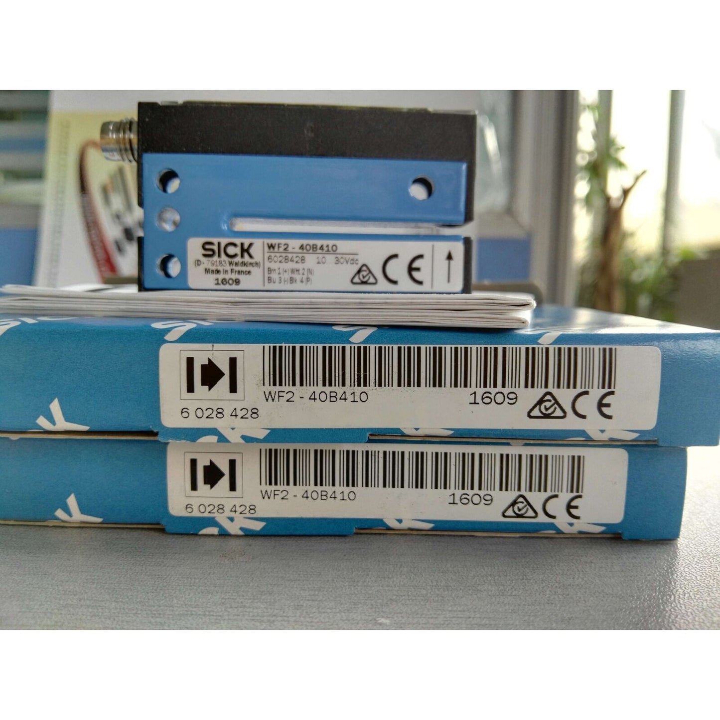 ONE Sick WF2-40B410 Photoelectric Sensors - SICK