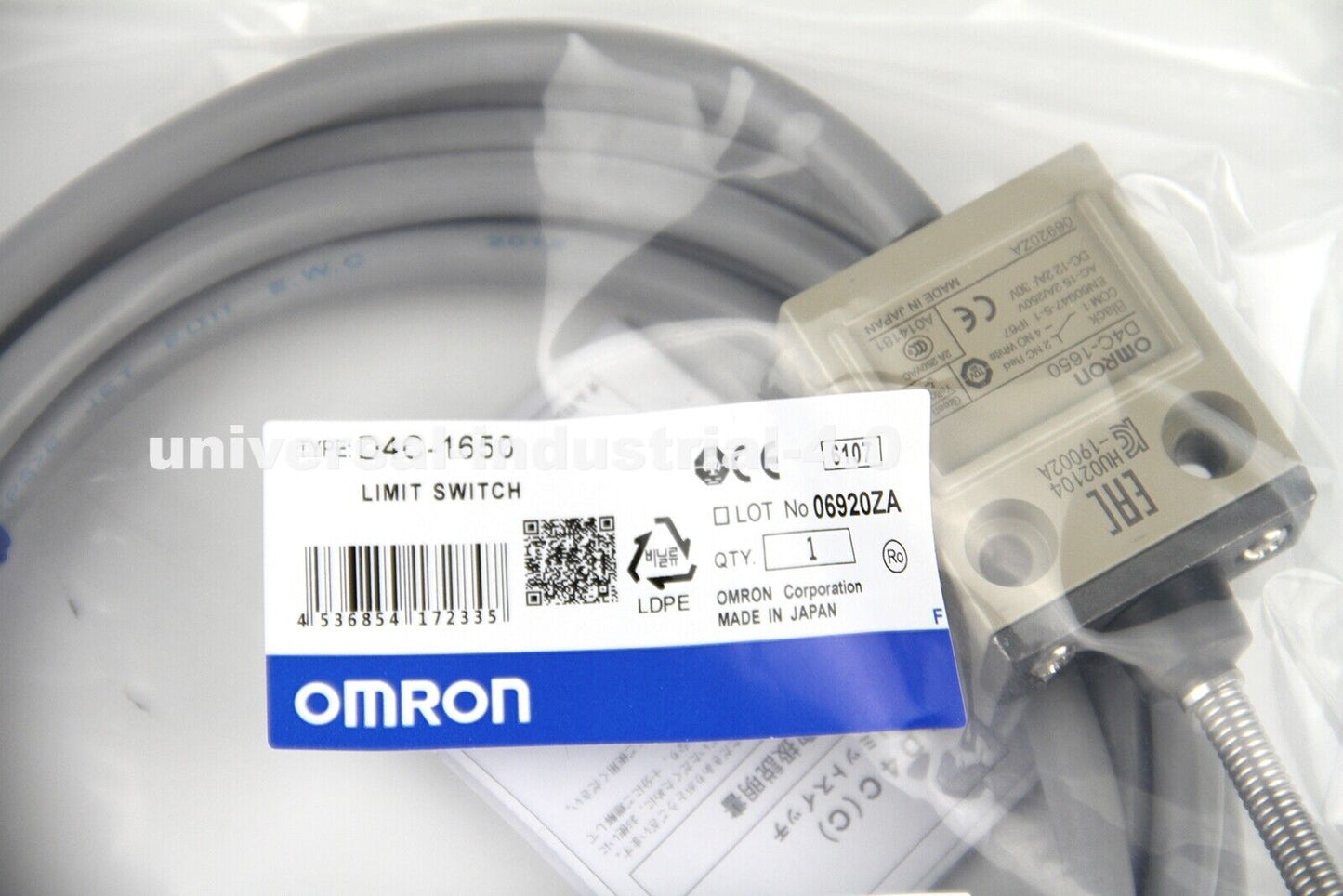 OMRON D4C-1650 Limit Switch | 400V | 2000Hz | 250W | High Precision Switch | OMRON D4C-1650 Limit Switch - OMRON