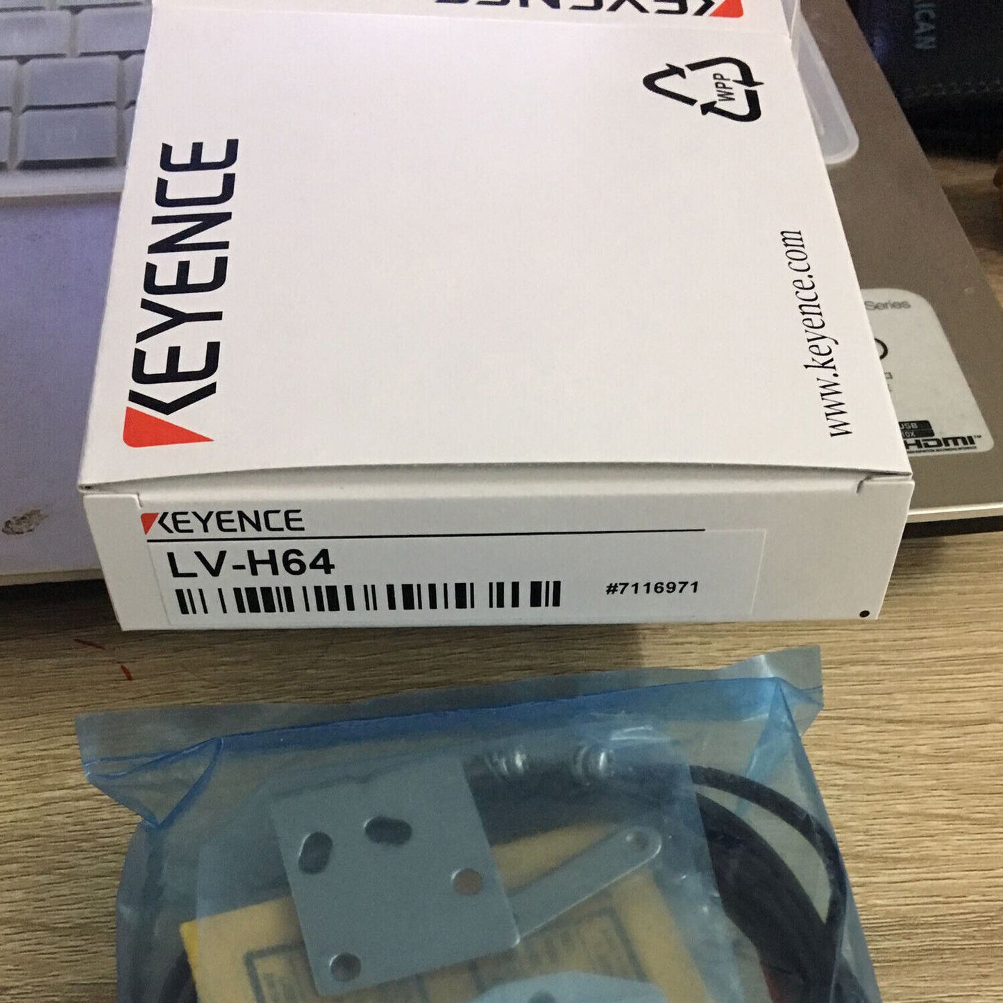 Keyence LV-H64 Laser Sensor - KEYENCE