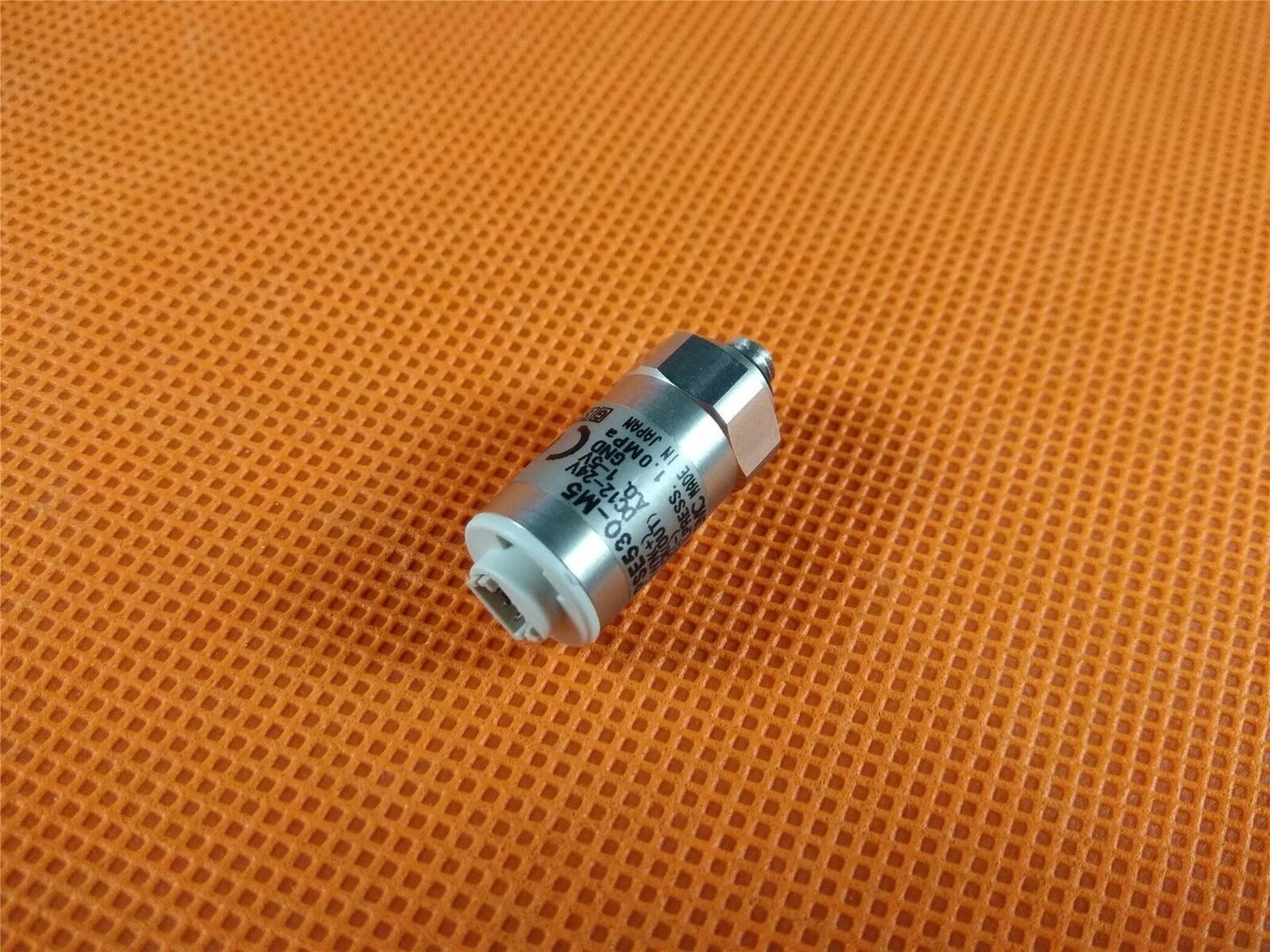 1PC SMC PSE530-M5 Pressure Switch PSE530M5 Free Shipping