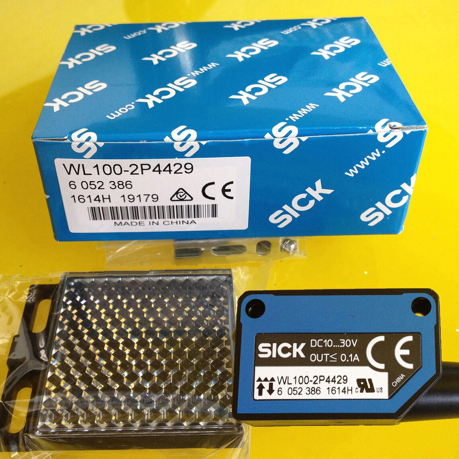 ONE SICK Photoelectric Switch WL100-2P4429 - SICK