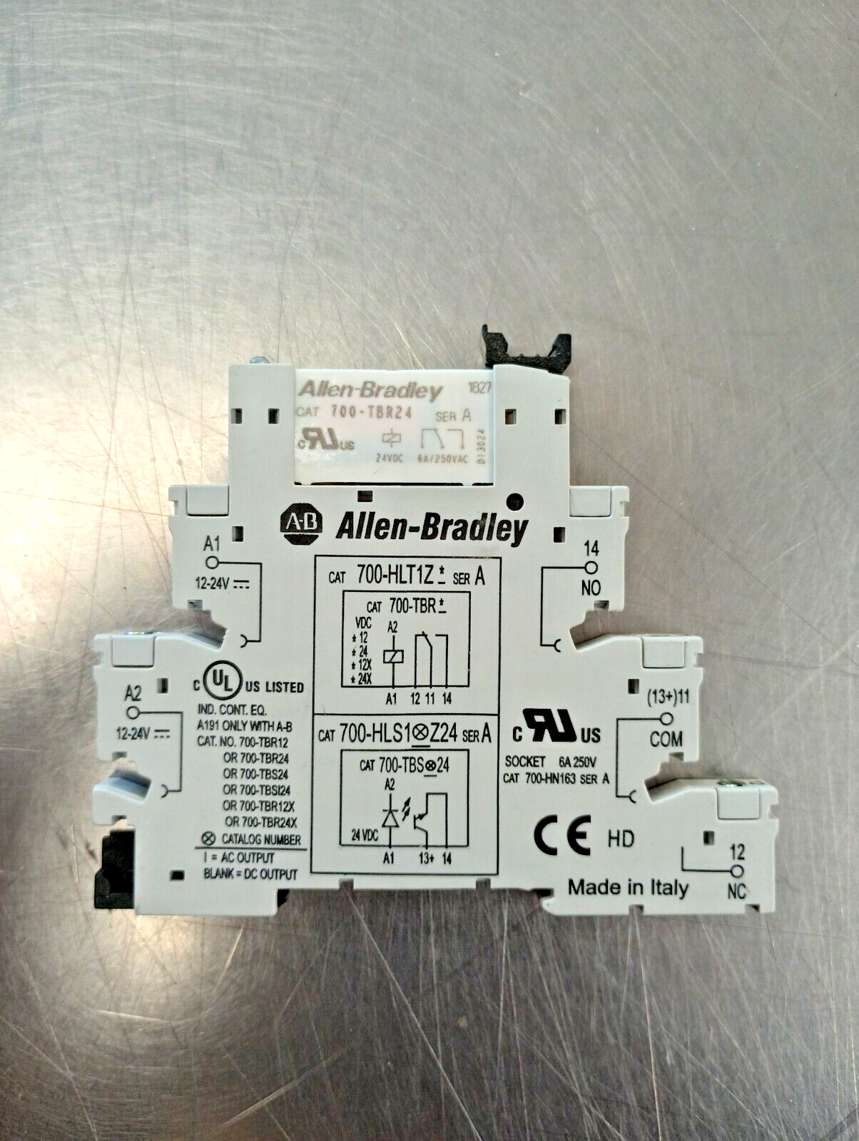 new 1PCS  ALLEN BRADLEY 700-HLT1Z24 TERMINAL BLOCK RELAY WITH 700-TBR24 RELAY