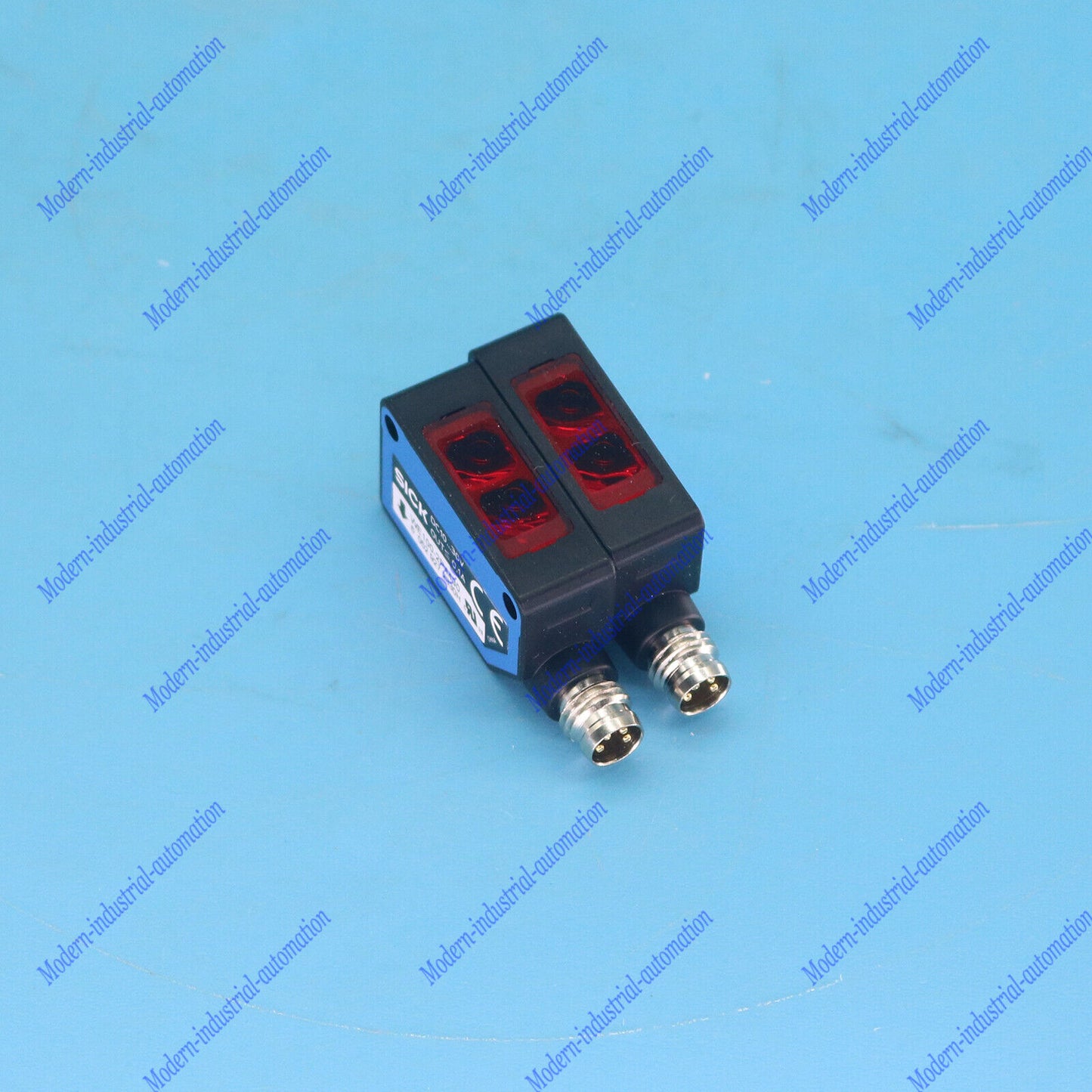 new ONE SICK in box WS/WE100-2P4439 sensor spot stock - SICK