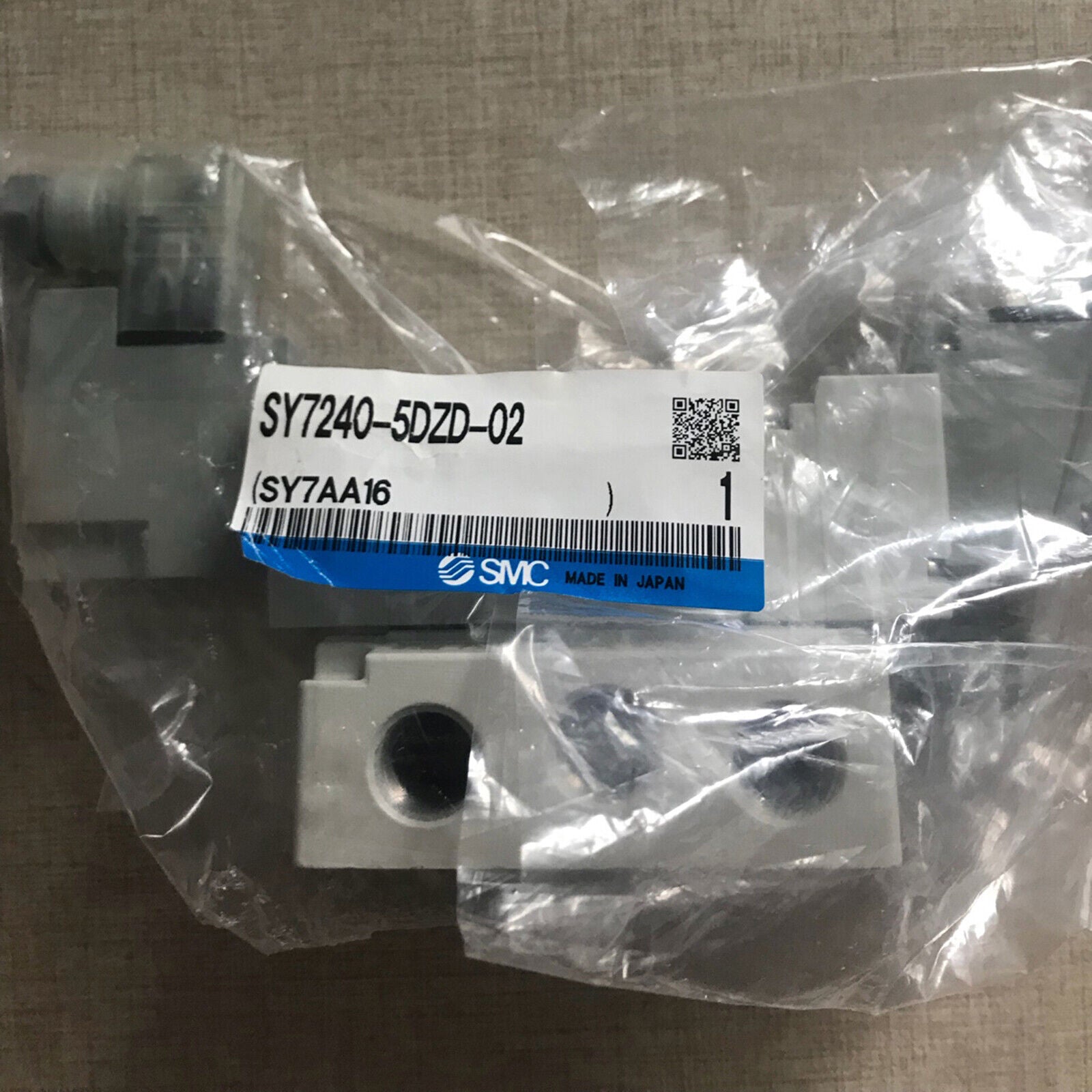 new SMC SY7240-5DZD-02 Solenoid Valve FAST SHIP - SMC