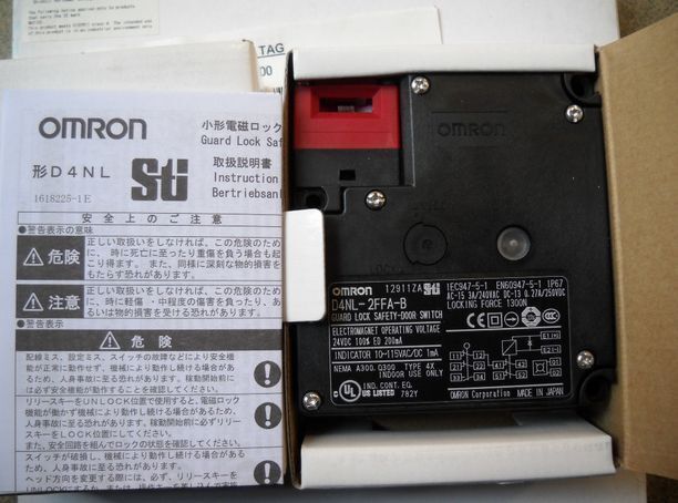 1PCS Omron D4NL-2FFA-B D4NL2FFAB Safety Door Switch In Box - Free Ship *TT