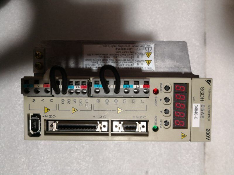 new   YASKAWA AC SERVO DRIVER SGDH-05AE SGDH05AE