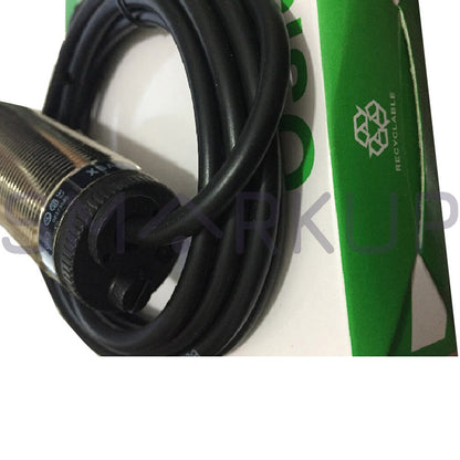 new Schneider XSA-V11801 Inductive Proximity Sensors