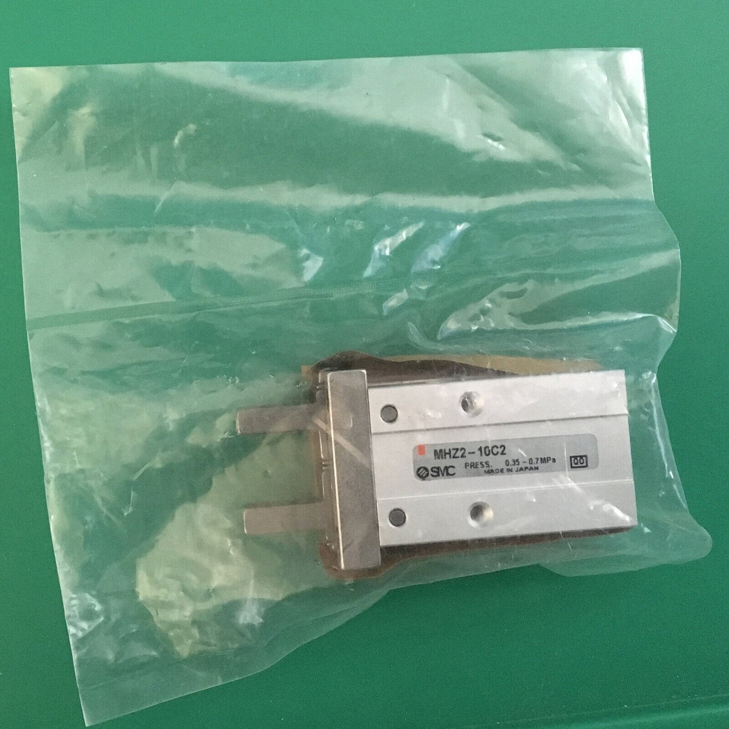 1PC SMC MHZ2-10C2 Finger cylinder - SMC