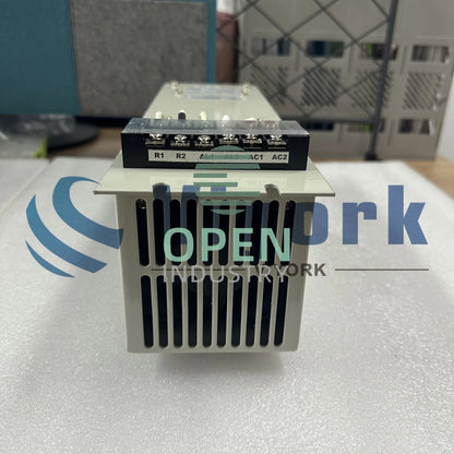 1PCS Mitsubishi R-UNIT-2-C Spindle Regenerativ Resistance Resistor