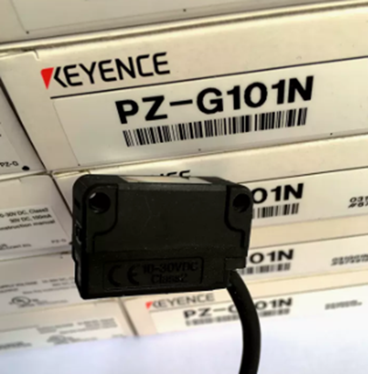 KEYENCE PZ-G101N NPN Photoelectric Sensors - KEYENCE