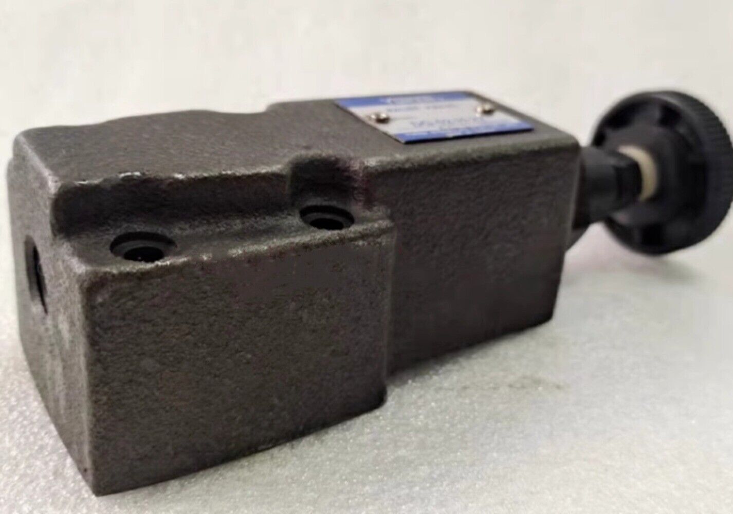 1PCS  FOR YUKEN Direct-acting relief valve DG-01-22