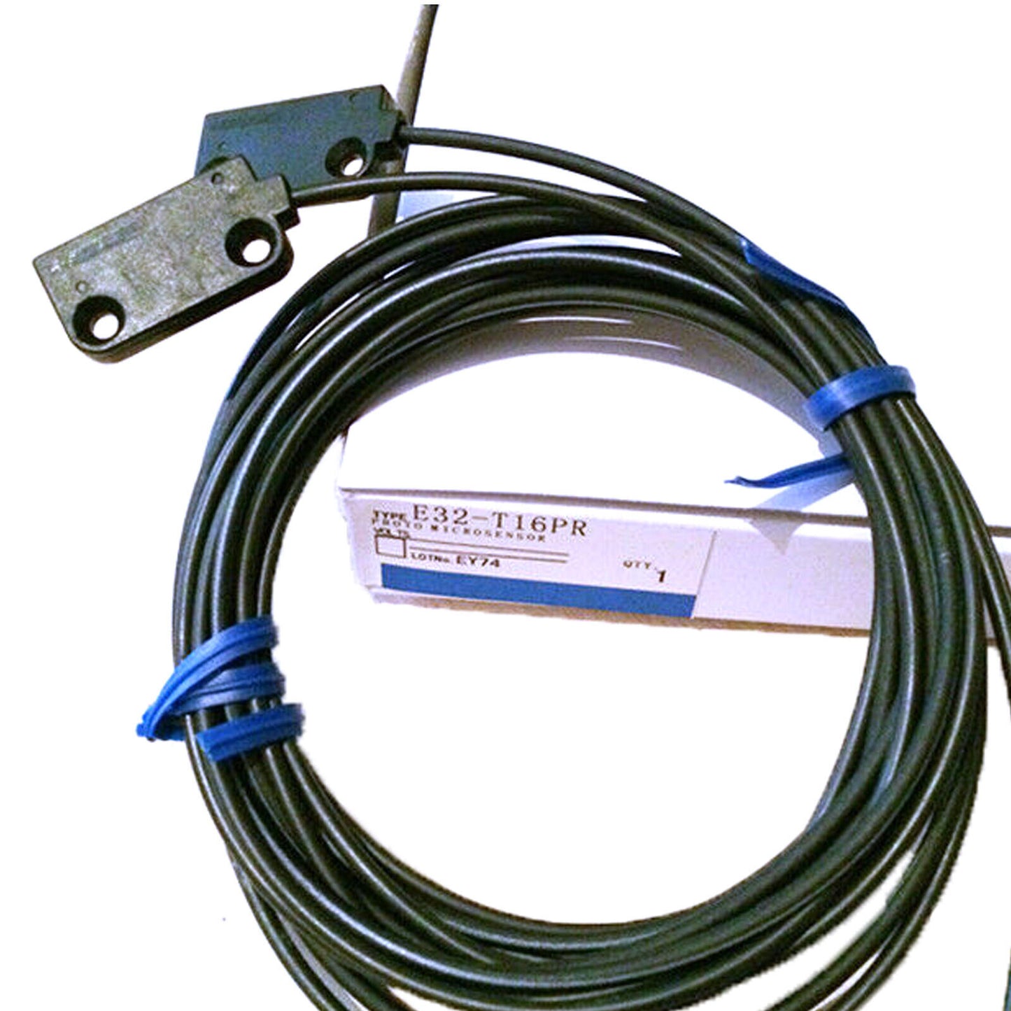OMRON E32-T16PR Fiber Optic Sensor | High Sensitivity Optical Sensor for Temperature and Humidity Monitoring | Durable and Reliable for Industrial Applications - OMRON