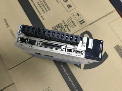 Yaskawa Servo Driver SGDV-2R8A01B - YASKAWA