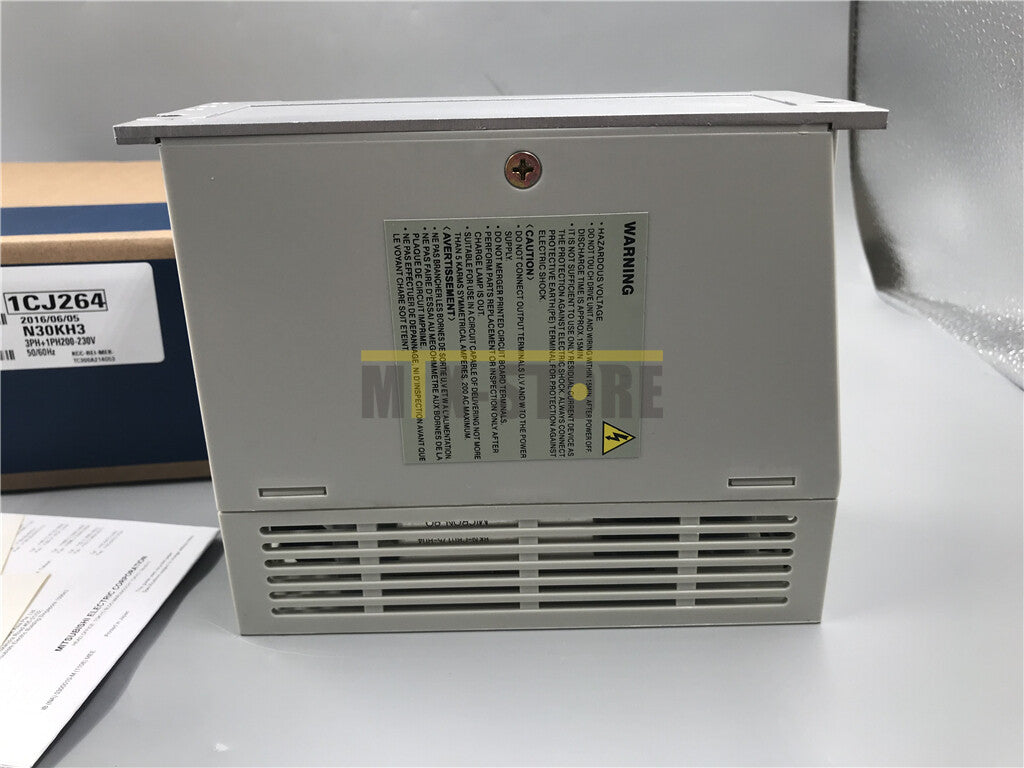 new 1pcs in box Mitsubishi servo drive MR-J2S-40CP