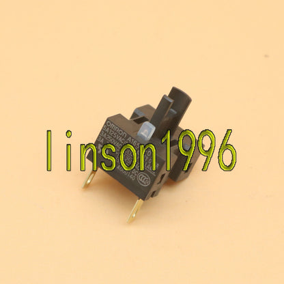 New ONE Omron A165E-01 Pushbutton Switch Red – - OMRON