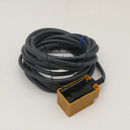 1PCS Omron TL-N12MD1 5M Proximity Switch Free Shipping