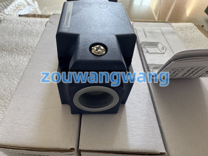 new 1PCS Schneider XS7C4A1DPG13 Proximity switch sensor