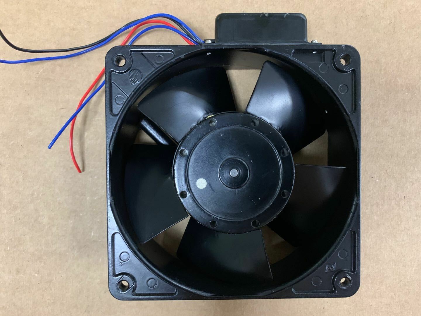 new 1PC IKURA FAN HS4556-TP AC200V high temperature imported fan with sensor