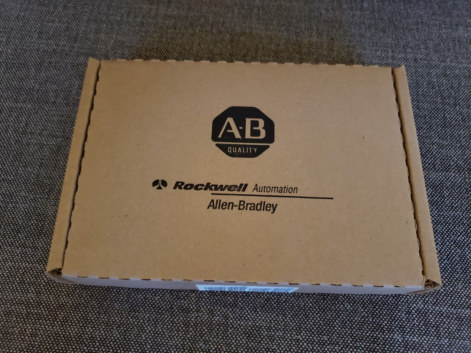 Allen Bradley 1746-NO8V SLC 500 PLC Analog Output Module 2023 New Factory Sealed - ALLEN BRADLEY