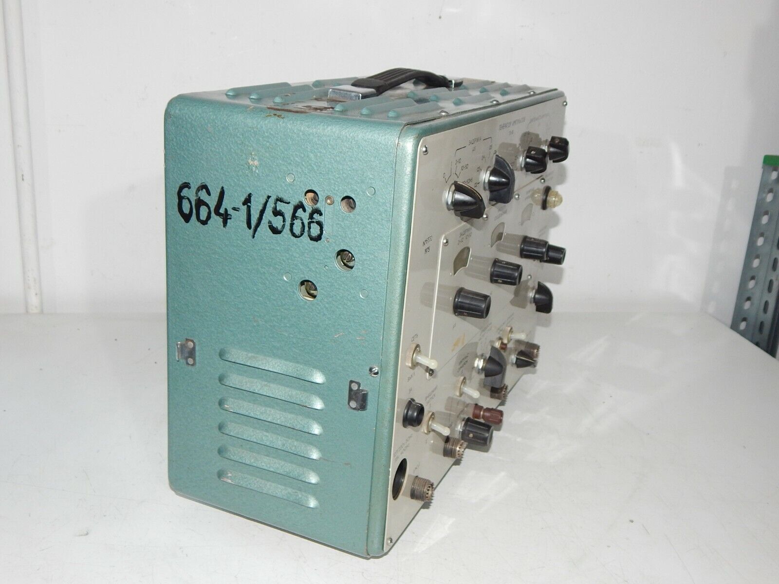 Used Gauge Generator G5-15 Pulse Generator: 40 Hz - 10000 Hz - GAUGE