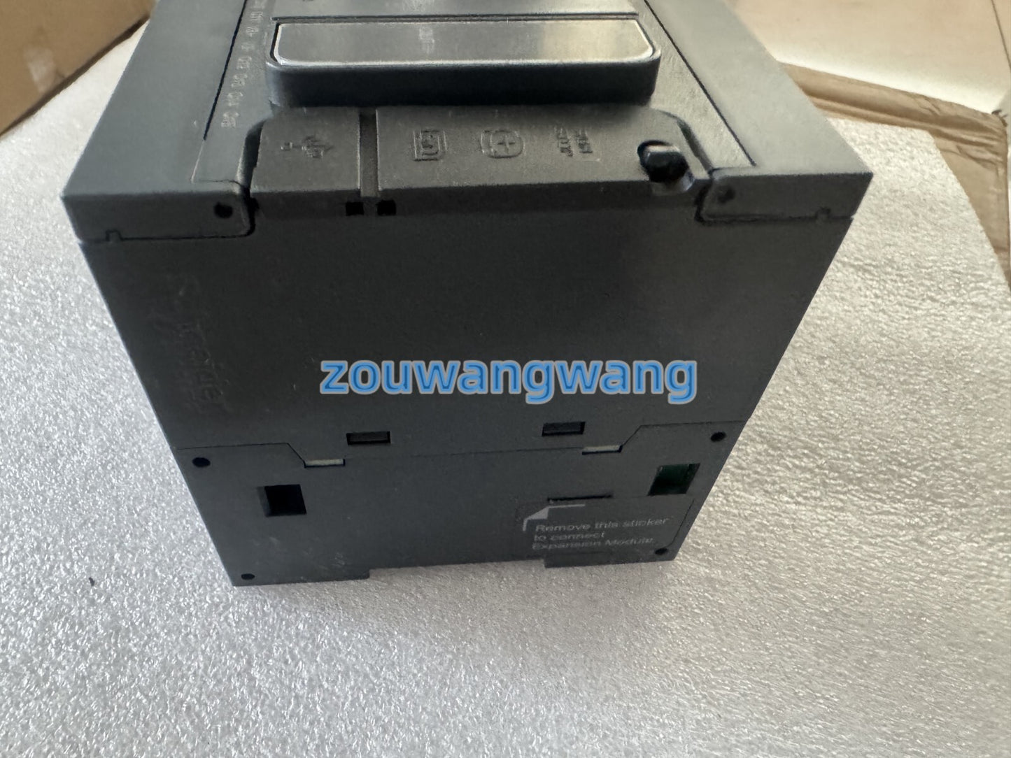 new TM241CE40U programmable logic controller module for fast deli
