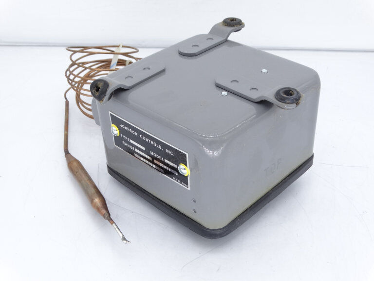 JOHNSON CONTROLS A28MA-2C Temperature Controller for Industrial Applications - JOHNSON CONTROLS