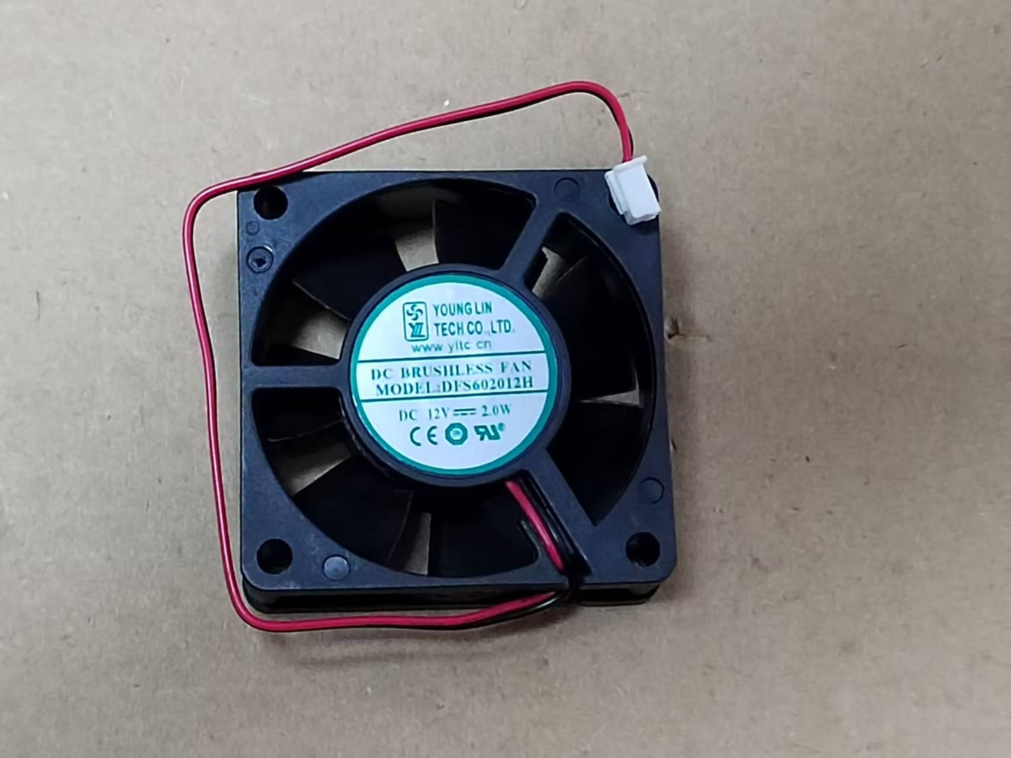 new YOUNGLIN 6020 DFS602012H DC12V 2.0W 2-wire 6CM silent cooling fan