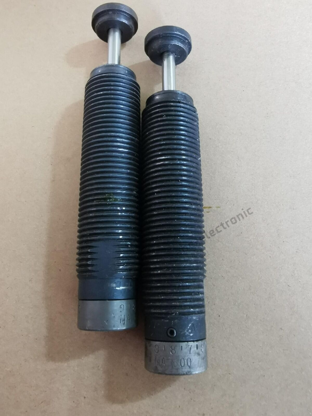 new 1PCS  MA600 shock absorber