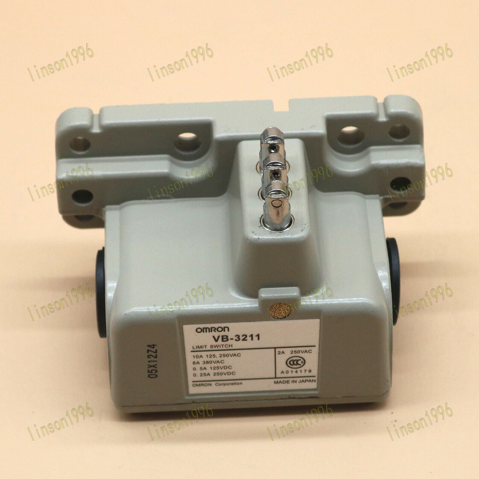 ONE OMRON Travel Switch VB3211 - OMRON