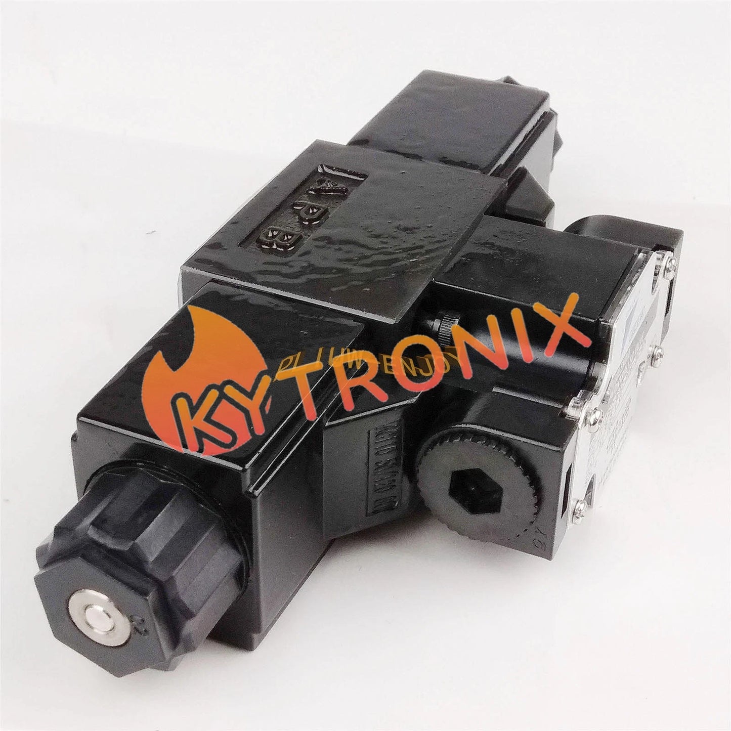 1PCS DAIKIN KSO-G02-2DA-30EN Solenoid Valve KSOG022DA30EN